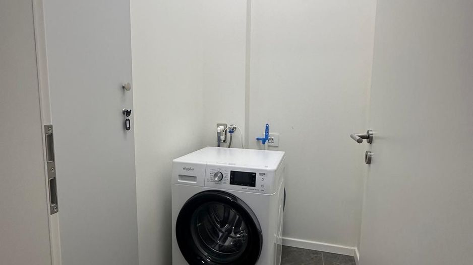 Apartament lux cu 2 camere de închiriat - zona Coresi - Poză 8