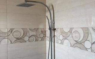 Casă spațioasă cu teren 806 mp - Poză 5