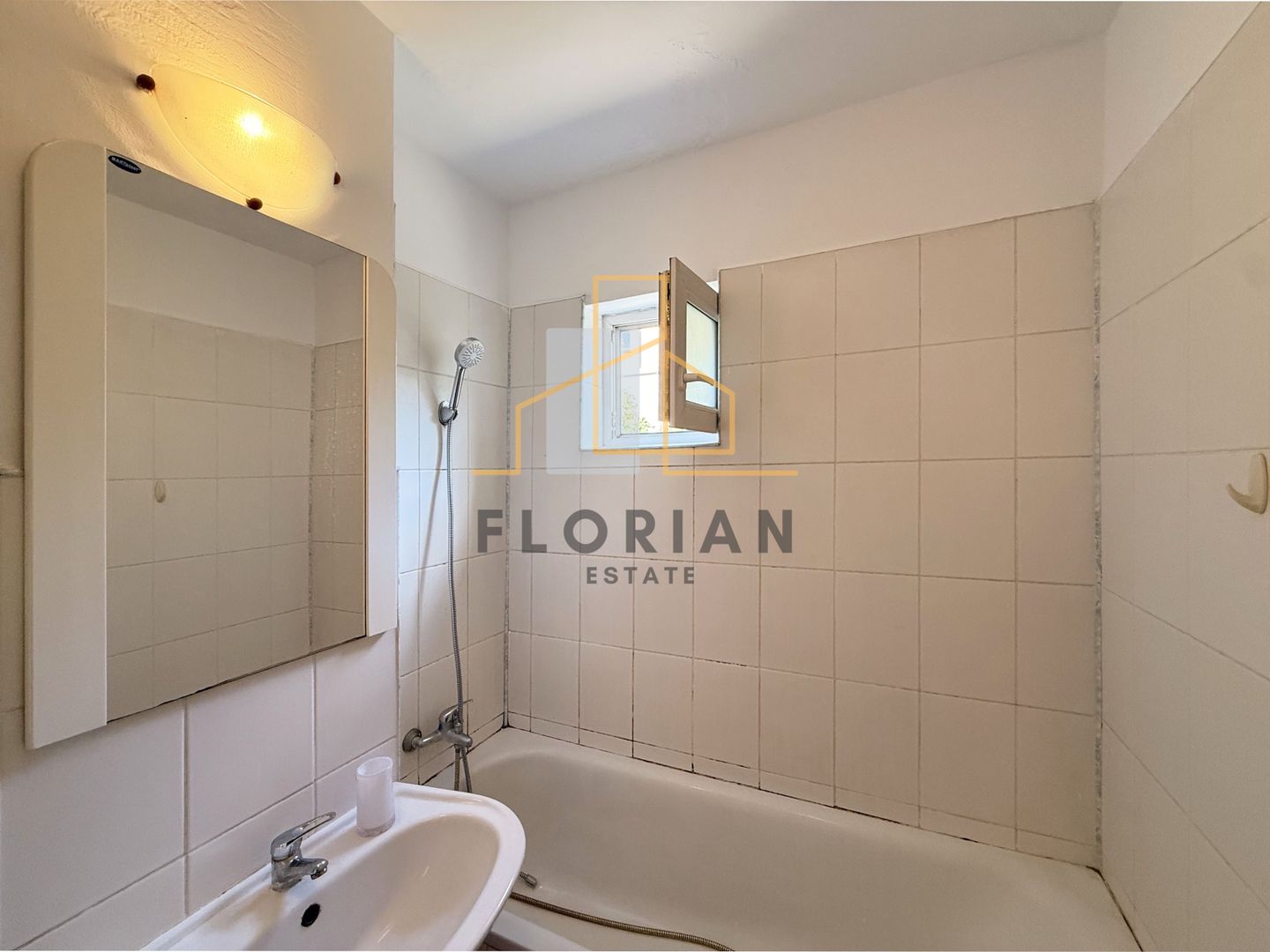 Apartament 2 camere, langa Casa Tineretului, zona Spitalul Judetean - Poză 3