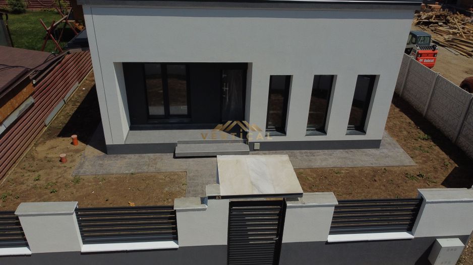 Super Casa 4 camere, parter, Comuna Berceni - Poză 1