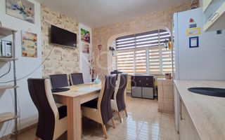 Apartament de inchiriat 3 camere etajul 4, cu lift,  Zona Vasile Aaron - Poză 4
