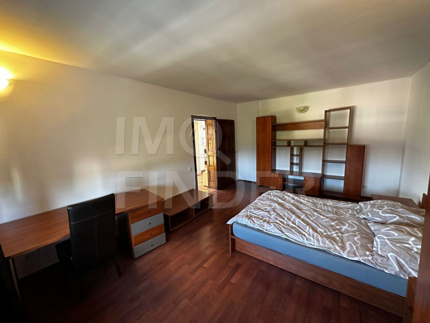 Inchiriere apartament 3 camere in Vila, Central - Poză 9