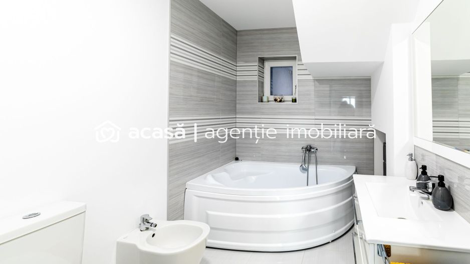 Nou! Casă frumoasă în Sâmbăteni - Poză 12