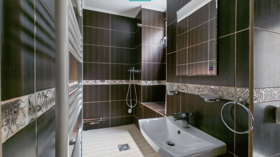 Spațiu central Jiga – birou sau locuință - Poză 11