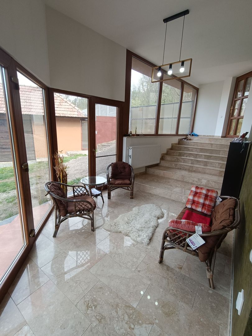 Casa cu 3 camere, 150 mpu, mobilata, utilata, garaj, curte, Ampoita - Poză 14