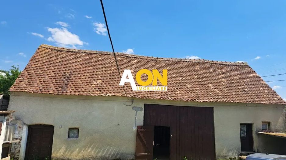 Casă traditională, 3 camere, 1766 mp teren, la asfalt, Vintu de Jos - Poză 3