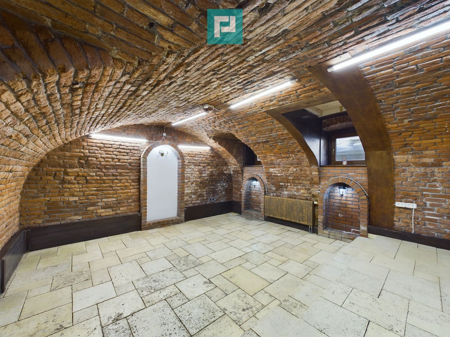 Spațiu Ultracentral Demisol de închiriat - Poză 3