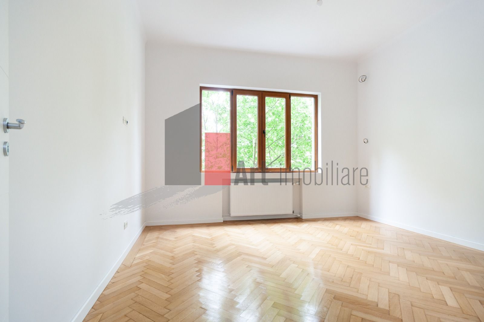 Apartamentul "ZORAGARRIA", Armeneasca,finisat lux, PRIMII LOCATARI DUPA RENOVARE - Poză 3