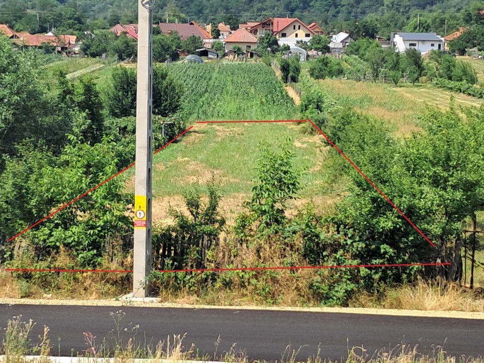TEREN INTRAVILAN POLOVRAGI - Poză 3