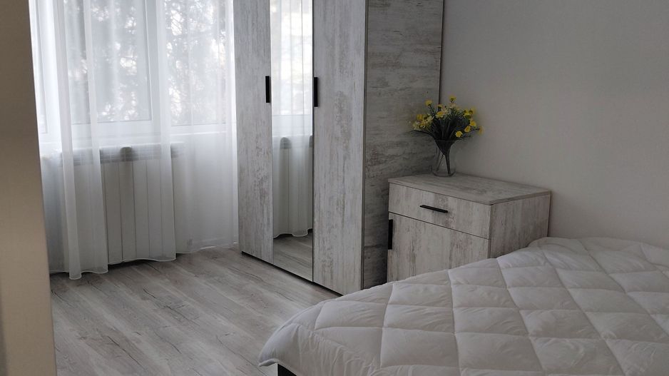 🏡  Apartament 3 camere – Micro 16,  etaj 2, (în spate la complex  Siret) - Poză 15