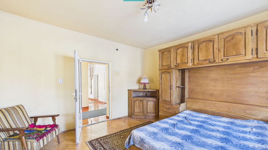 Casa cu multiple destinatii in Galsa - Poză 13