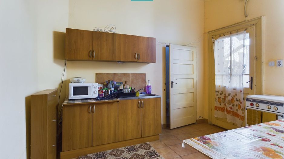 Casă cu teren în Pârneava - Poză 9