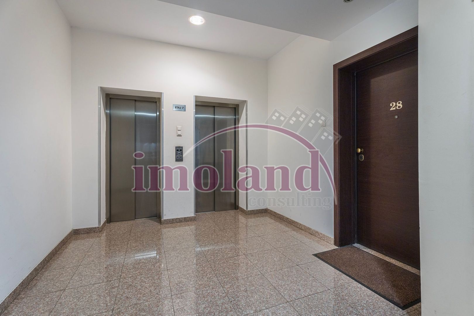 Vanzare - Apartament 3 camere- ULTRACENTRAL - Complex Delea Veche 24 - Poză 19