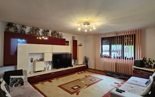 Casa- Str Tismana, zona Spitalul nr 1 - Poză 4
