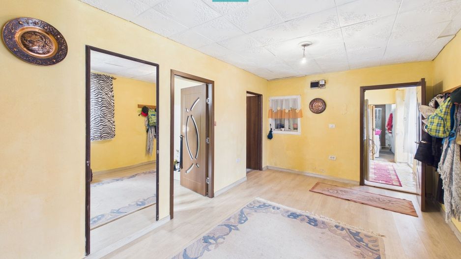 Casă cu 7 camere, teren generos in  Vladimirescu - Poză 5