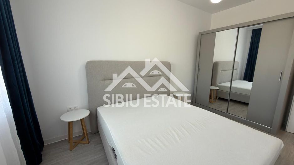 Apartament de închiriat , 2 camere decomandate, cu balcon si parcare - Poză 3
