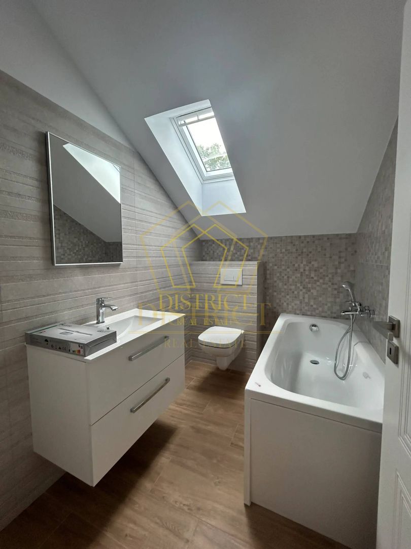 Triplex spatios cu 3 camere I Circumvalatiunii - Poză 8