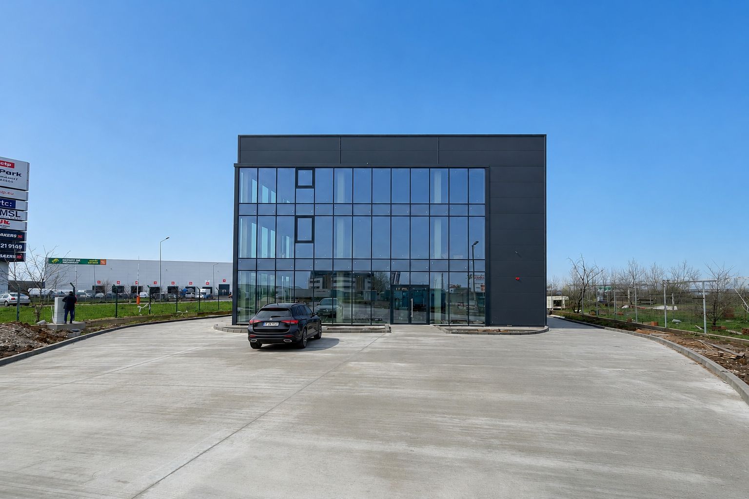 Spațiu logistic nou, cu 4 hale plus showroom și spațiu birouri P+2 - Poză 1