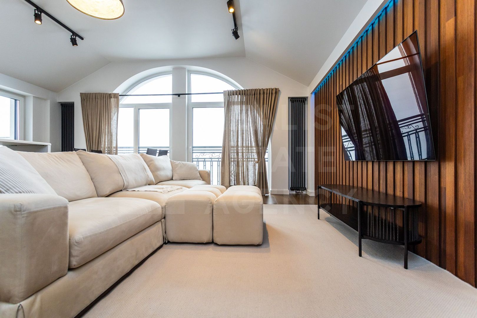 Chirie, apartament 3 camere, strada Alexandru Bernardazzi, Centru - Poză 2