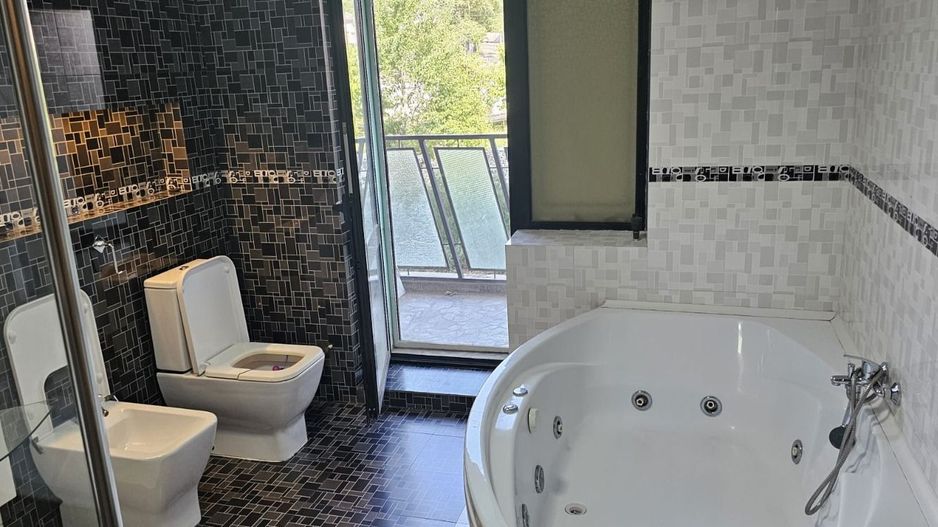 Apartament cu 3 camere, 102 mp, parter, mobilat - zona Gara - Centru - Poză 9