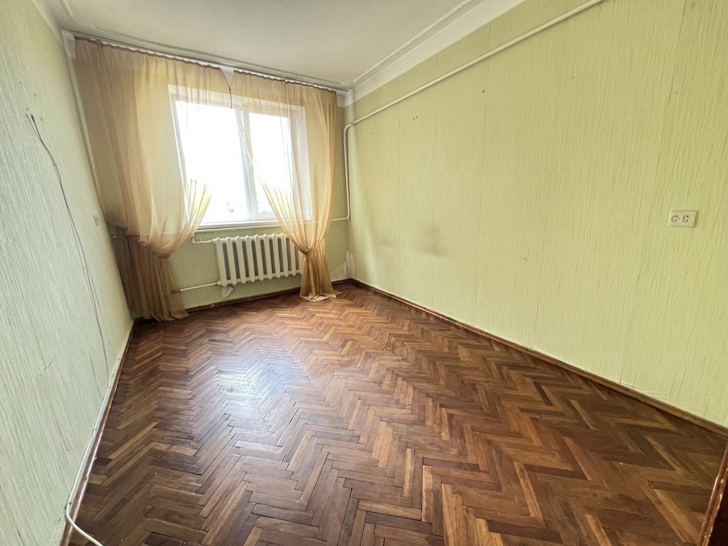 Apartament cu 3 odăi în Ialoveni - Poză 4