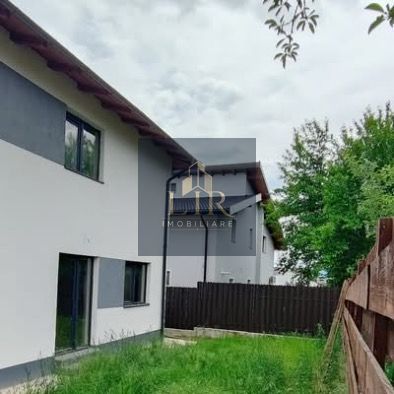 Casa tip duplex Horpaz Miroslava - Poză 1