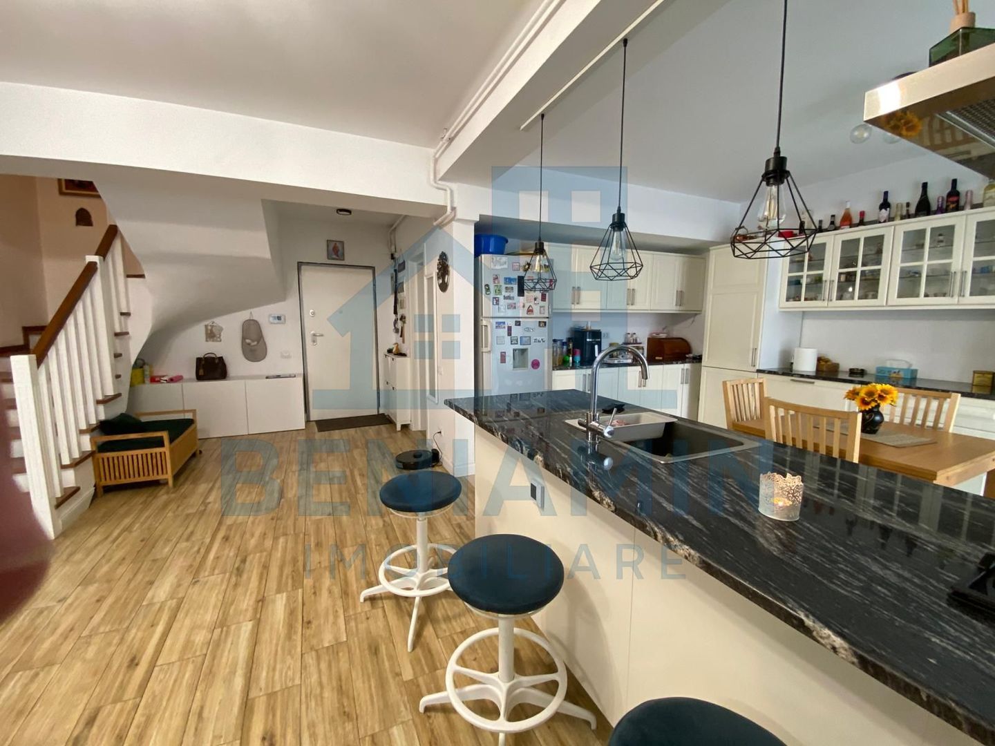 Apartament pe 2 nivele 133mp curte terasa George Enescu bloc nou - Poză 4