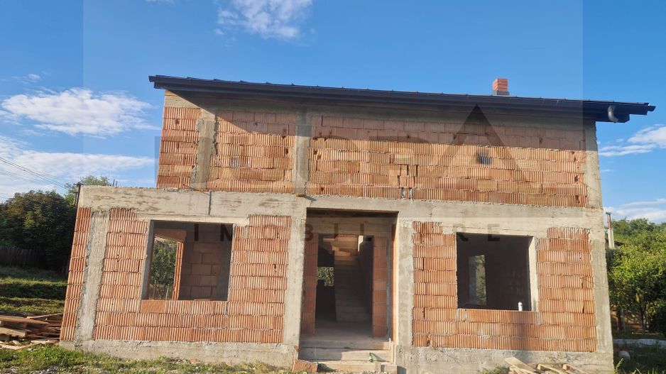 Casa individuala in constructie, 125 mp utili, 700/1400 mp teren - Poză 2
