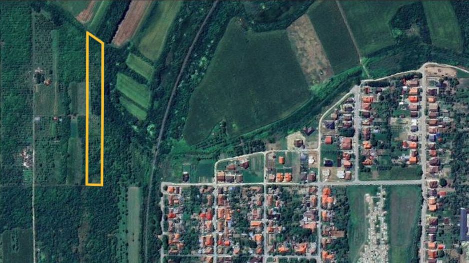 Teren cu livadă – 9.000 mp –la 400 m de ieșirea din Chișinau Cris - Poză 1