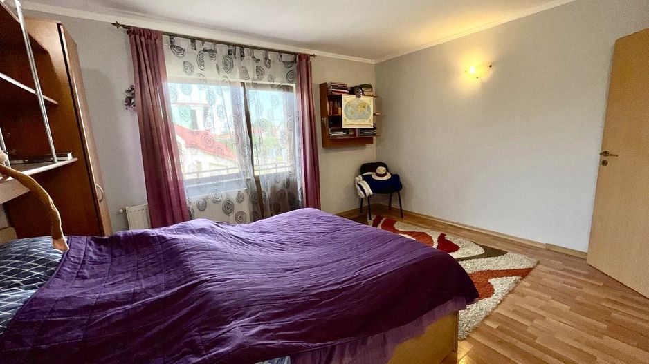 Casă spațioasă, confort ridicat, garaj și teren generos, zona Aradului - Poză 11