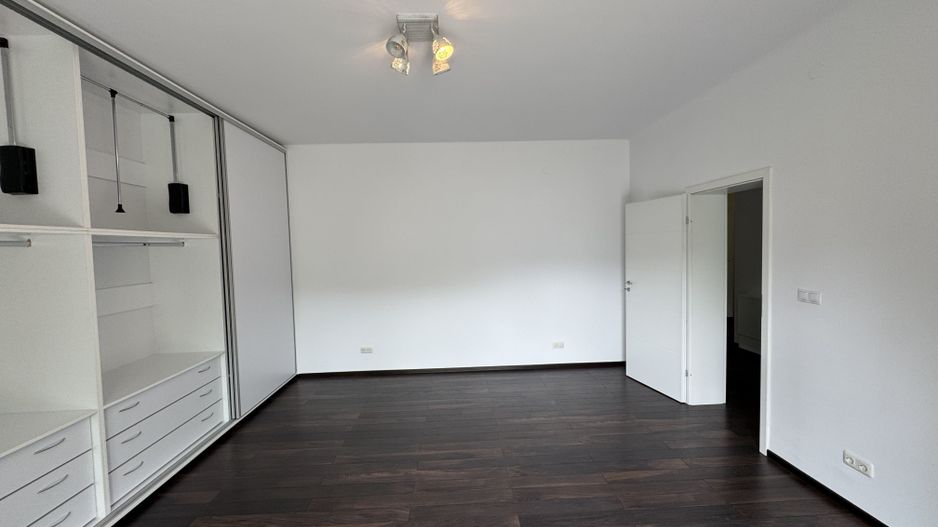 Apartament cu vedere spre Tâmpa, liniște și natură, în Centrul Istoric al Brașov - Poză 15