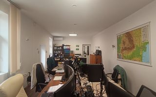 Spatiu de birou la casa cu parcari - Poză 2