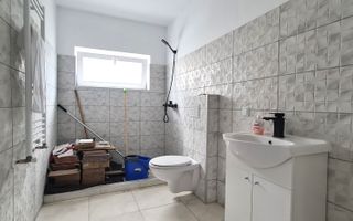 Casa 4 camere (nemobilata, neutilata) cartier Izvor Tarlungeni Brasov - Poză 8
