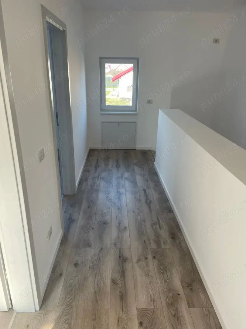 Oportunitate - Duplex cu 5 camere - Sacalaz - Poză 2