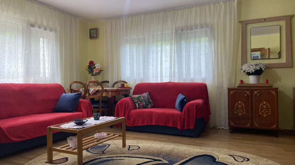 Oaza de liniste si verdeata! Vanzare casa cu 5 camere in Pucioasa - Poză 12