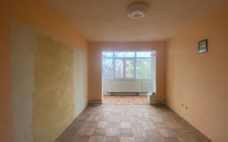 Vanzare apartament cu 3 camere în Micro 6  zonă căutată din Târgoviste - Poză 4