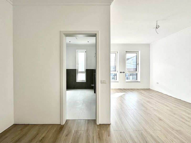 Casa lângă Iulius Town - zona Lipovei - Poză 2