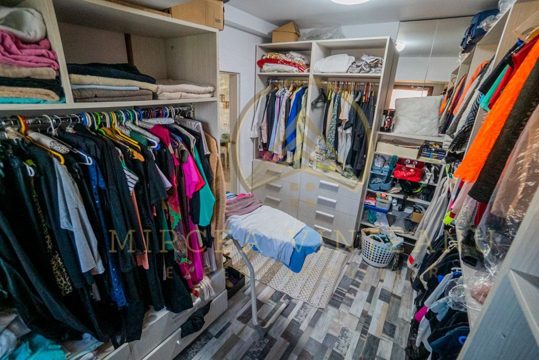 Palazu Mare/Elvila - Vila cocheta  P+1E+M cu teren 970 mp,mobilata si utilata - Poză 16