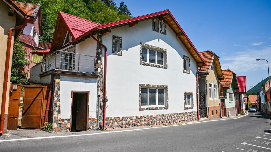Oportunitate rezidential/investitional in Centrul Istoric Medieval al Brasovului - Poză 1