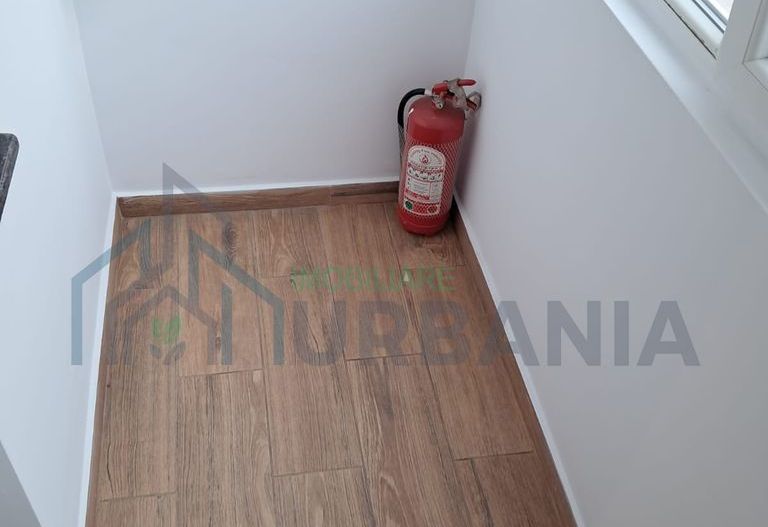 P.F. Inchiriez apartament 4 camere - Nicolina Rond Vechi - 92mp - Poză 12