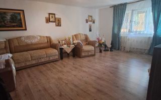 Casă cu 2 niveluri, compusă din 2 apartamente distincte, Tomesti - Poză 4
