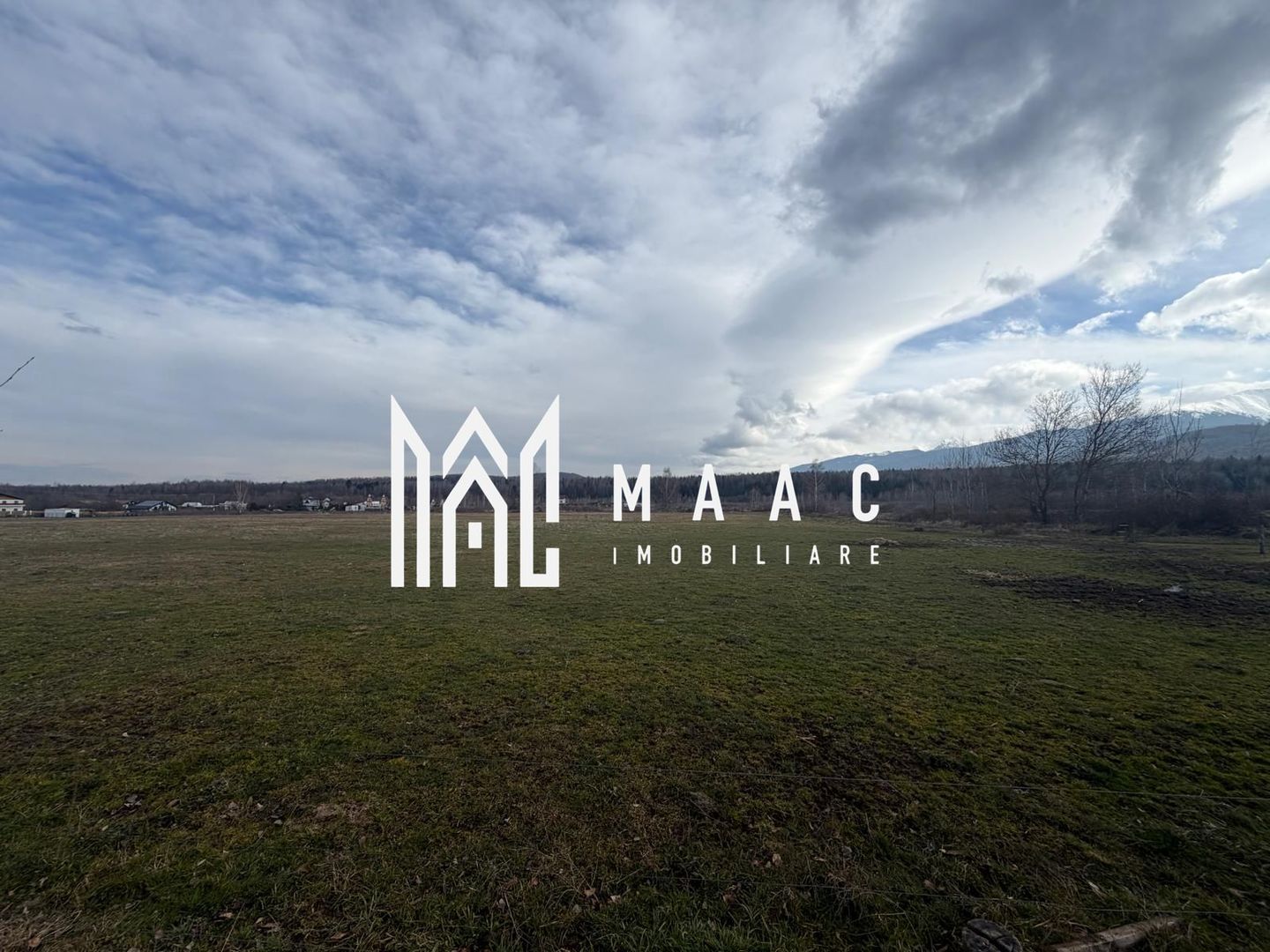 Teren intravilan 900 mp | Periferie, Avrig | la stradă, priveliște Făgăraș - Poză 2