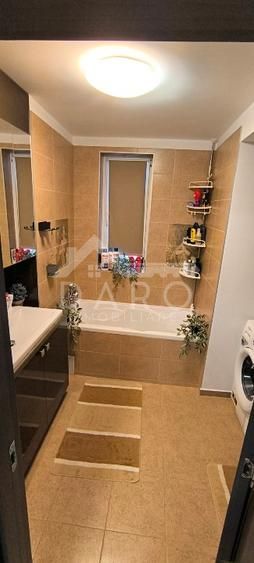 Vând apartament cu 3 camere - Poză 14