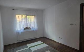 Triplex| 3 camere| Giroc| 1 camera goala| parter| ideal pentru o familie - Poză 3