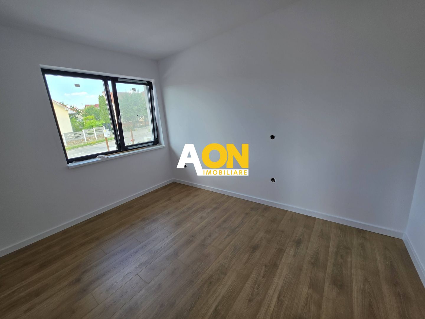 Duplex modern, 4 camere, curte 315 mp, predare mobilata,zonă liniștită - Poză 8