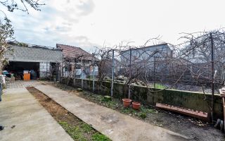 Casă de renovat cu 773 mp teren la preț de apartament - Poză 2