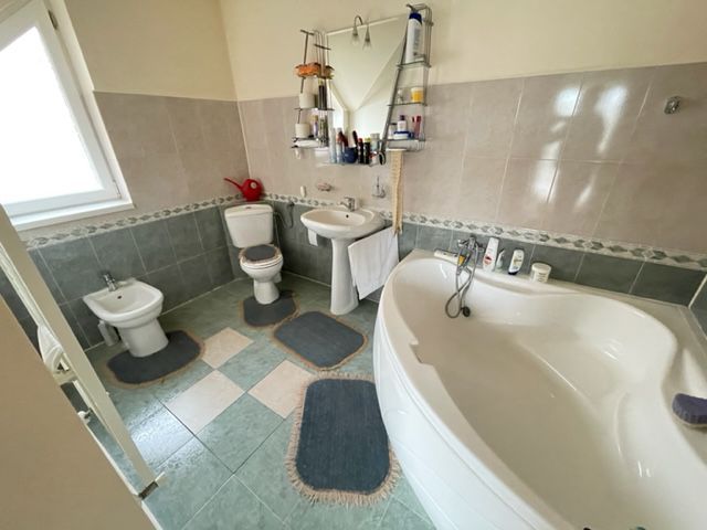 CASA INDIVIDUALA CU TEREN  GENEROS - Poză 11