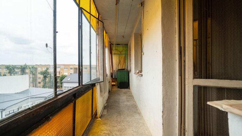 Apartament 4 camere decomandat - bvd. Revolutiei - COMISION 0 - Poză 8