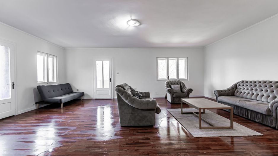 Casă în localitatea Miniș - Comision 0% la cumparare - Poză 3