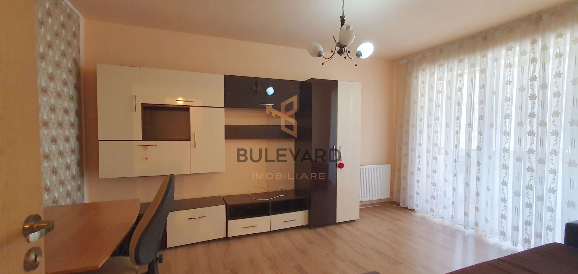 Apartament cu 2 camere decomandate, zona strazii Porii! - Poză 1